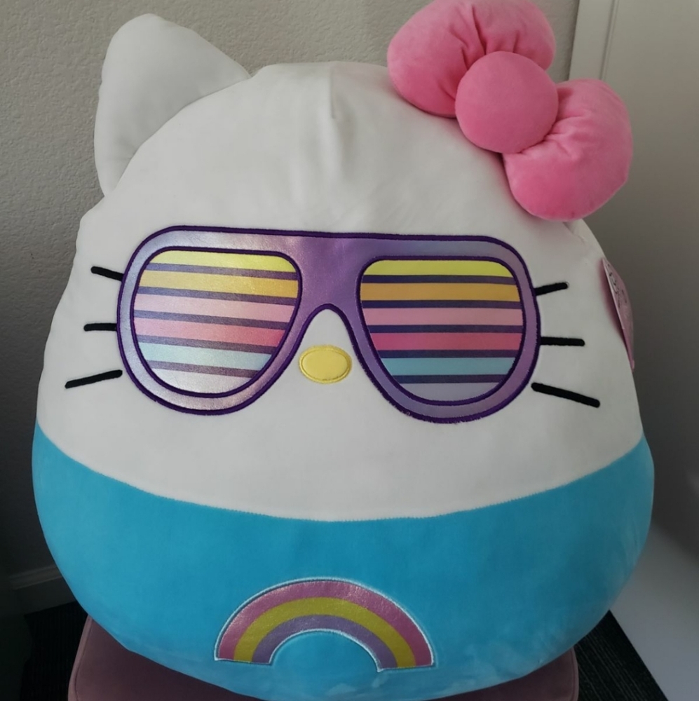 Hello Kitty Squishmallow